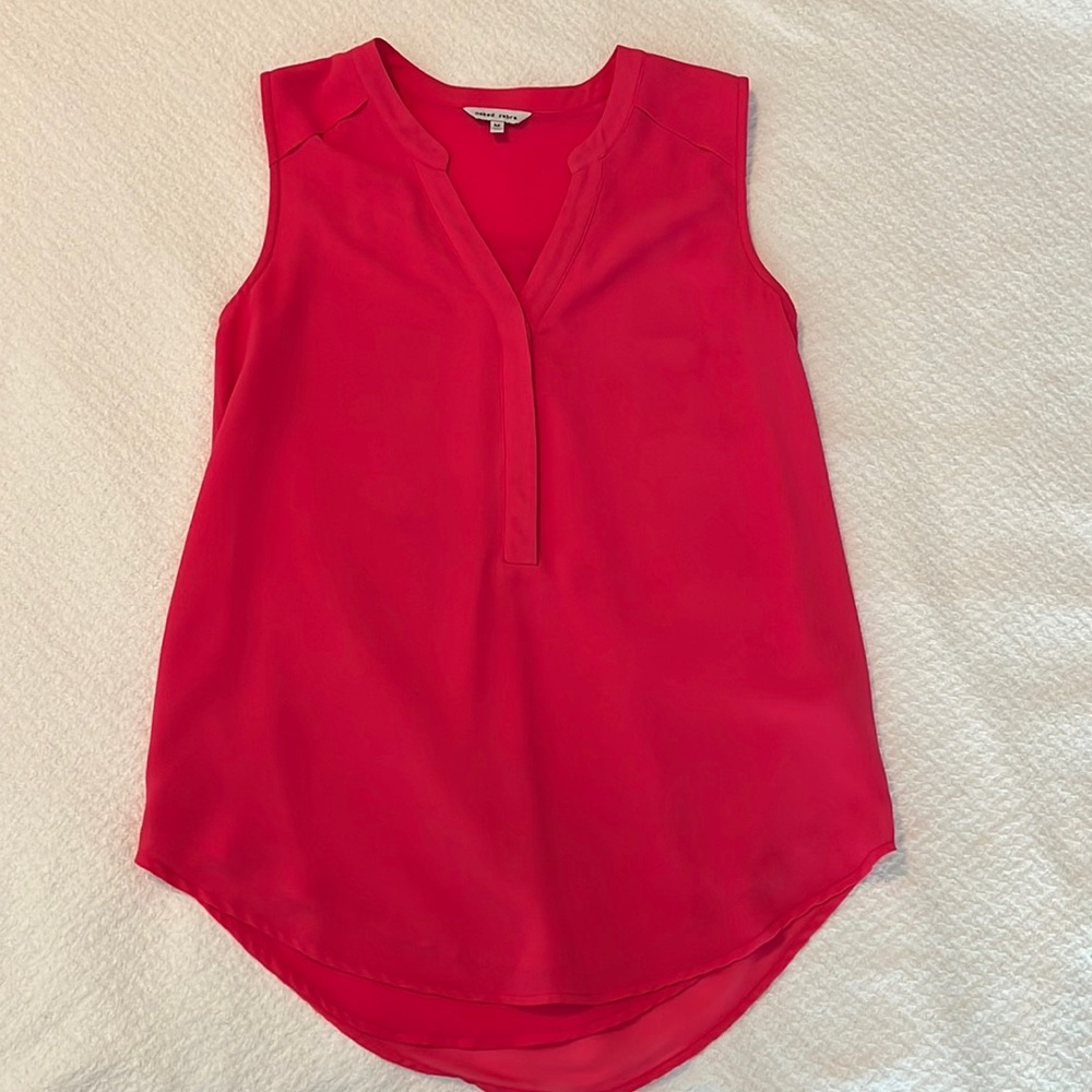 Boutique sleevless blouse